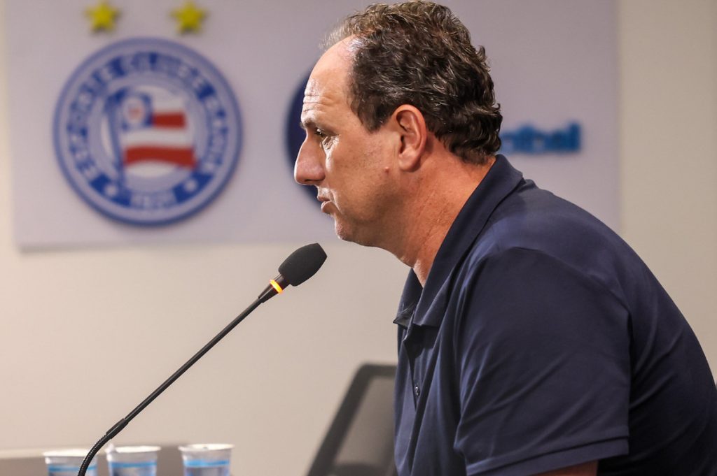 rogério ceni em coletiva do bahia