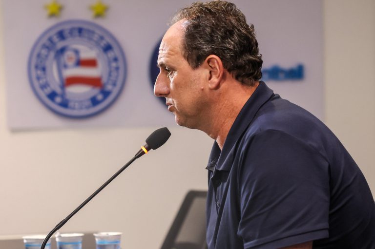 rogério ceni em coletiva do bahia