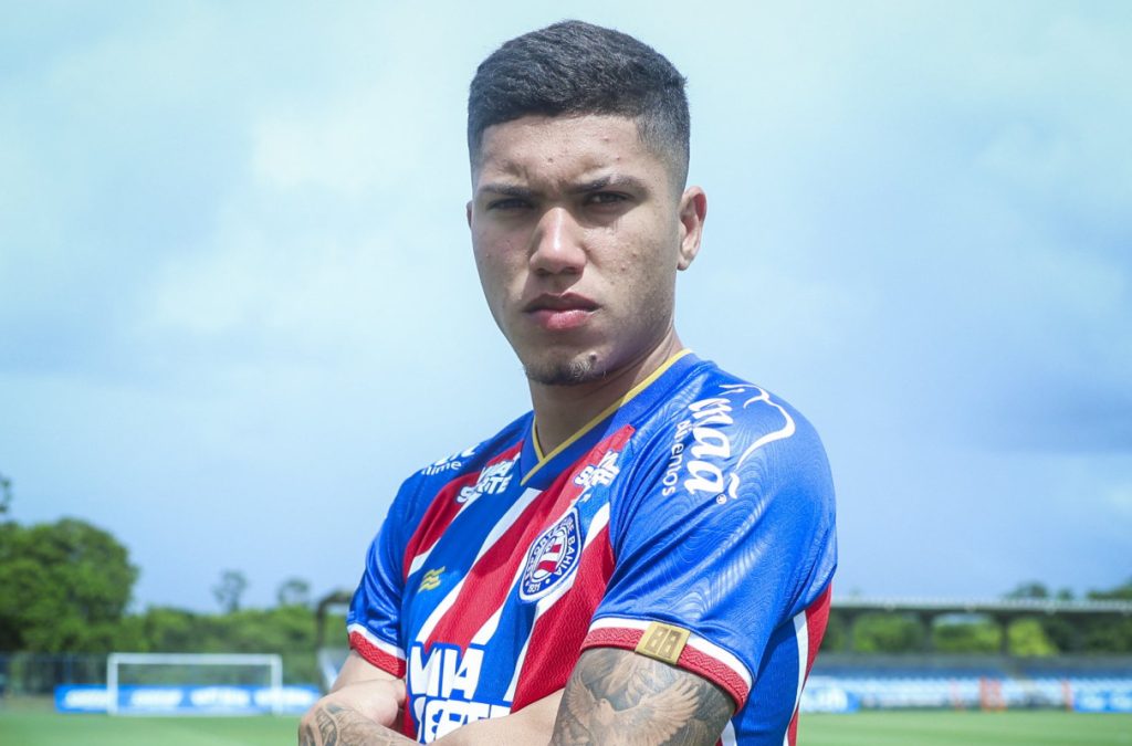 zé guilherme no ct do bahia