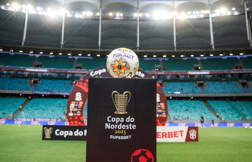 bola do nordestão em jogo do bahia e ceni