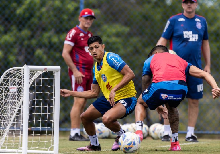 erick pulga em treino do bahia