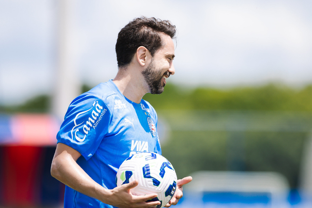 everton ribeiro no ct do bahia