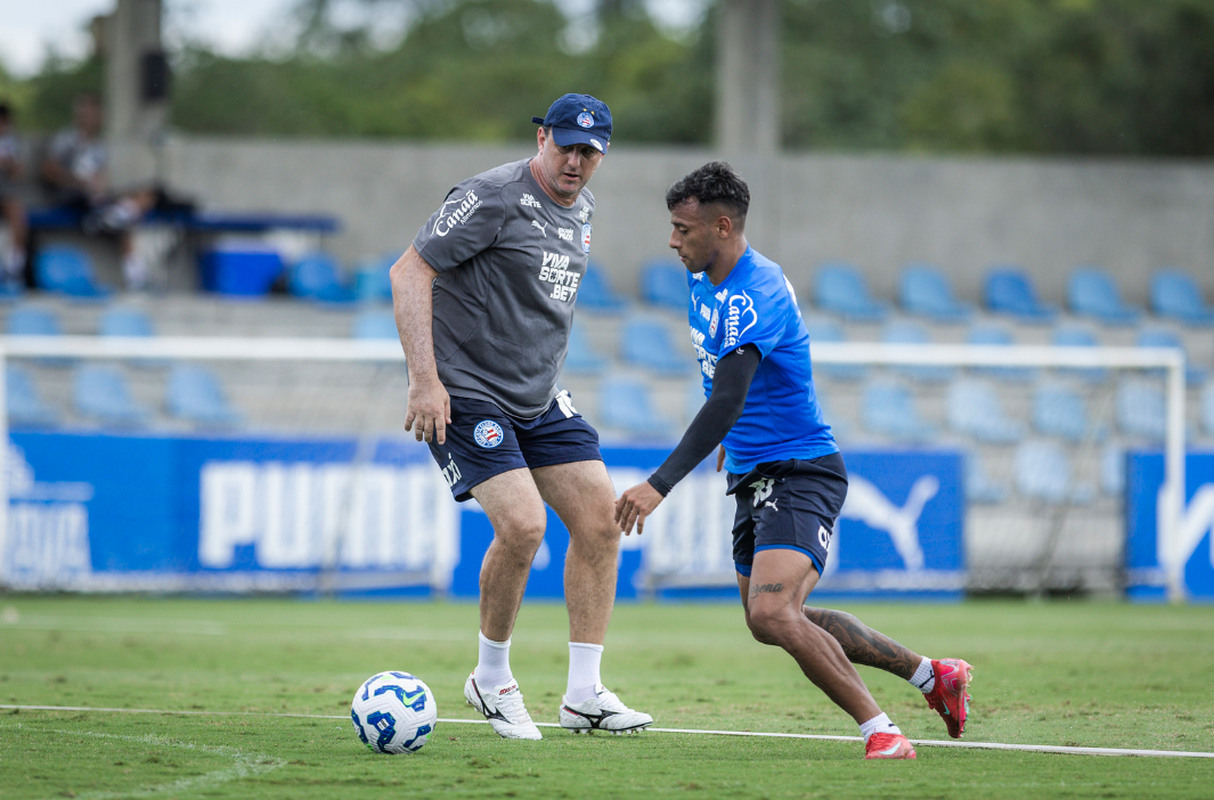 lucho em treino do bahia
