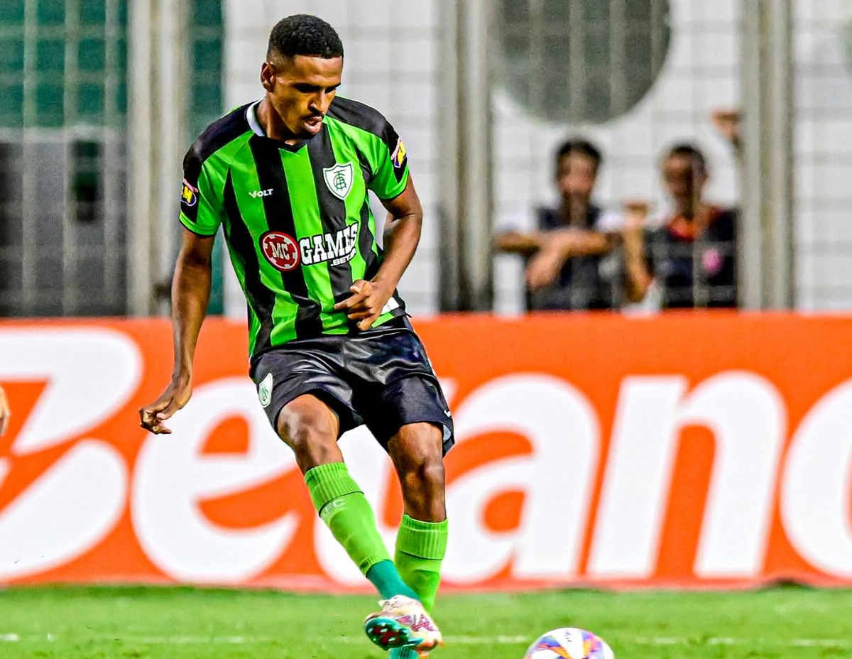 miqueias, emprestado pelo bahia