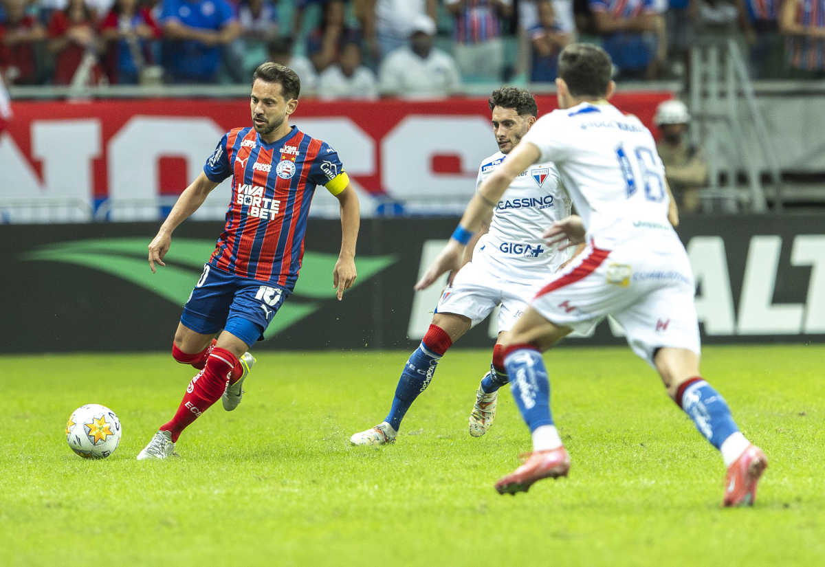 everton ribeiro em Fortaleza x Bahia