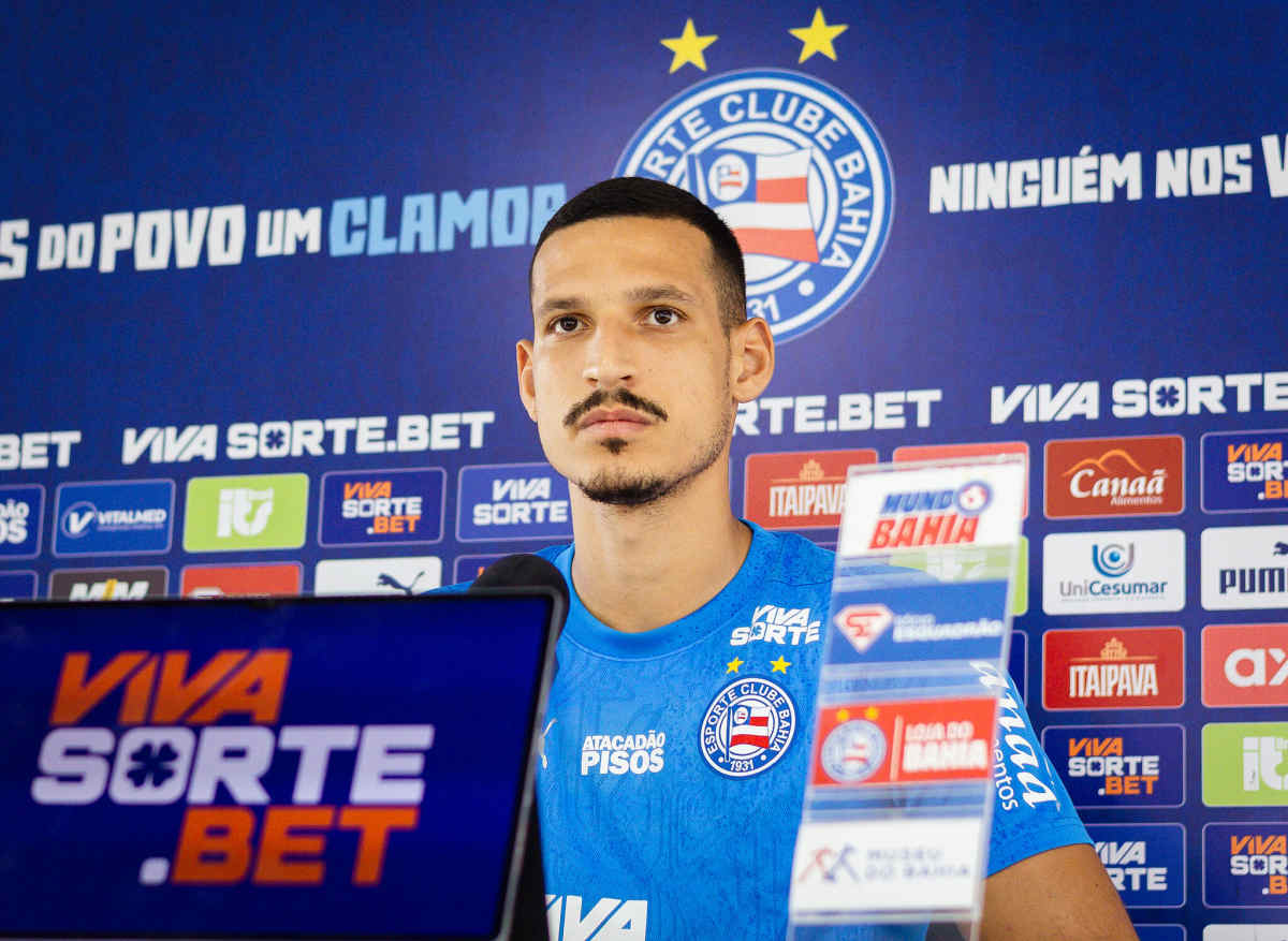 gabriel xavier em coletiva no bahia