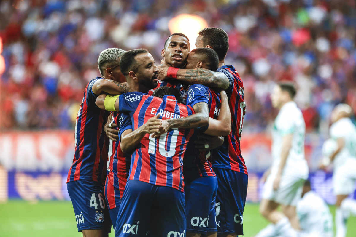 bahia comemora gol de jean lucas