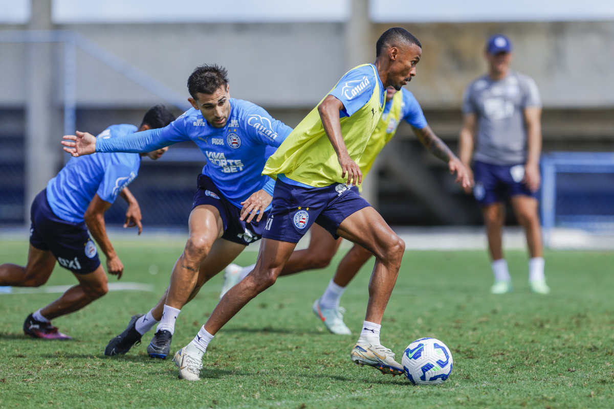 treino do bahia com ademir e acevedo