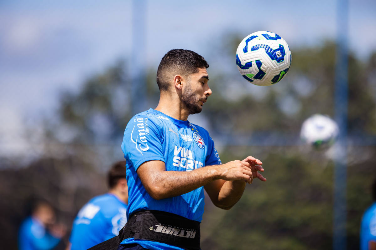 michel araujo em treino do bahia