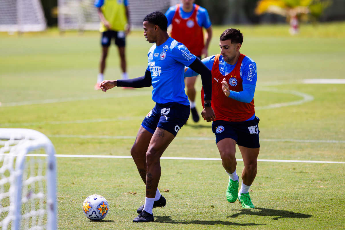 jean lucas e acevedo em treino do bahia