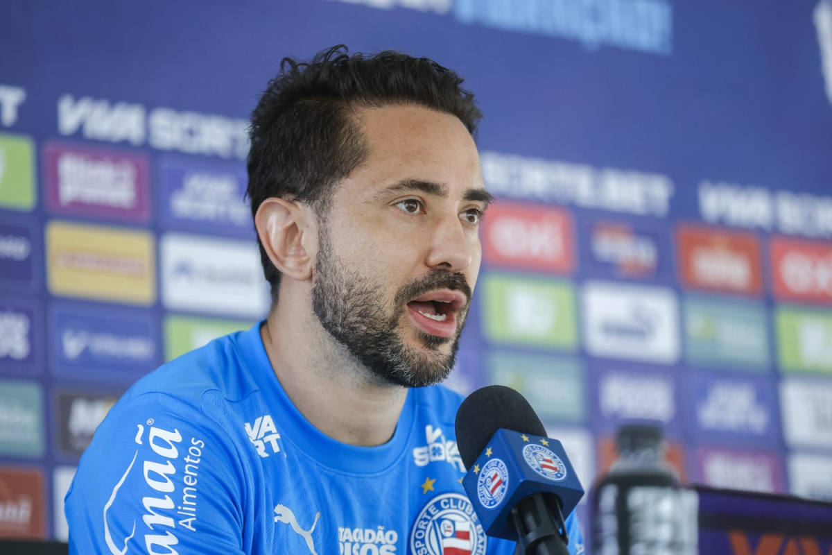 everton ribeiro em coletiva do bahia