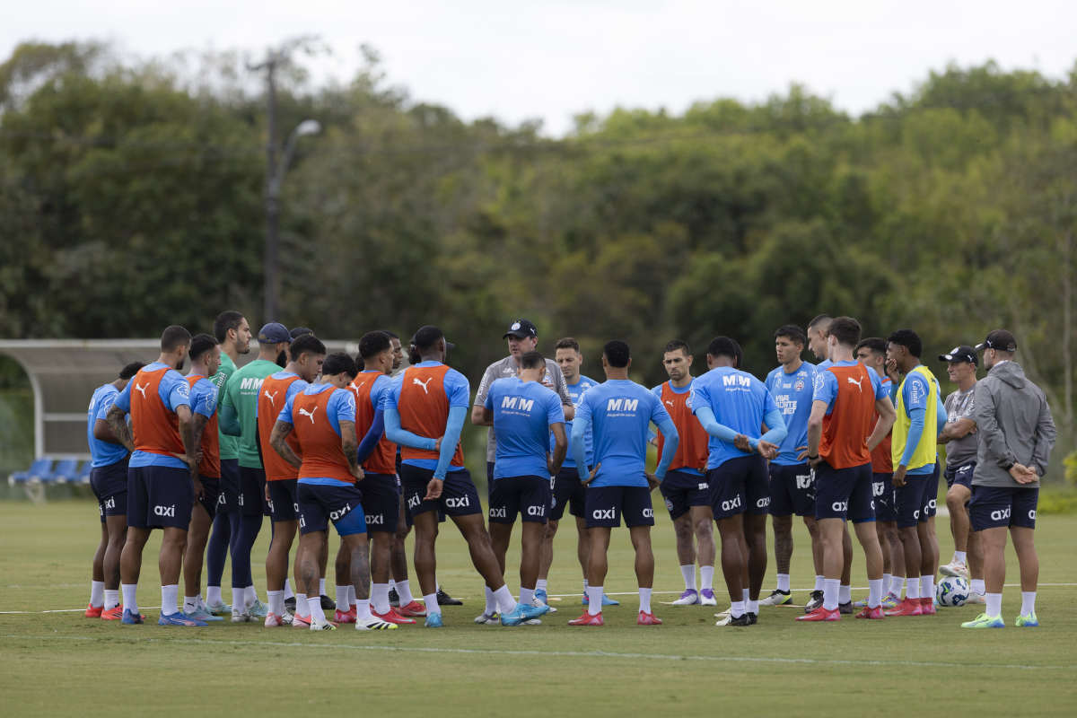 time do bahia em treino no ct
