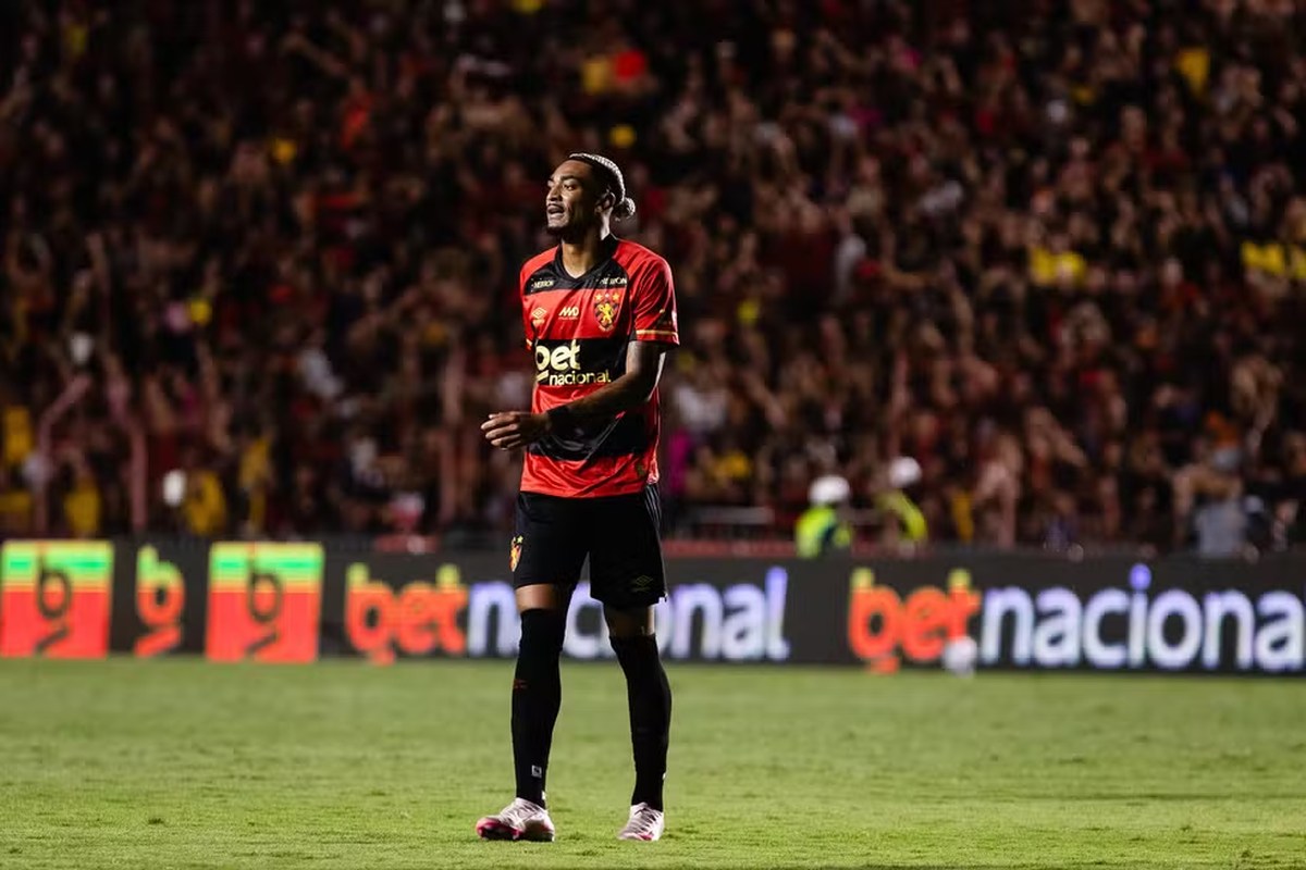 derik, alvo do bahia, no sport