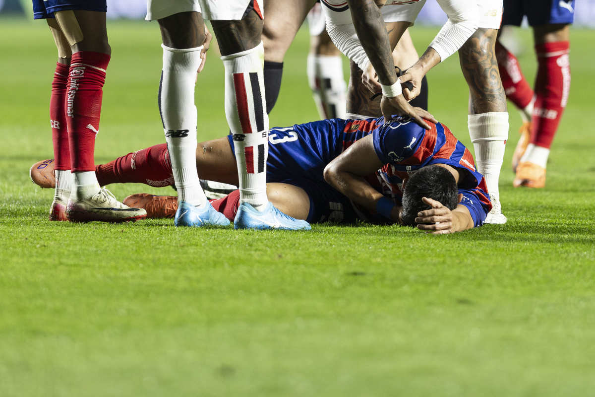 sanabria lesionado em jogo do bahia