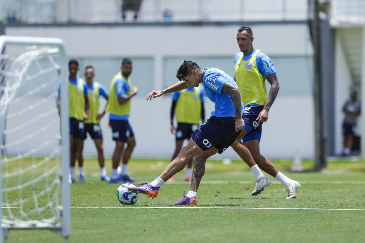 zagueiros mingo e david duarte treinam no ct do bahia