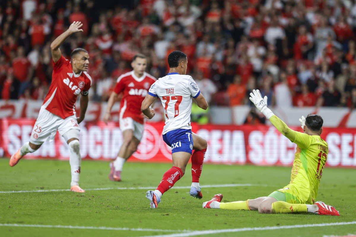 tiago gol em inter x bahia