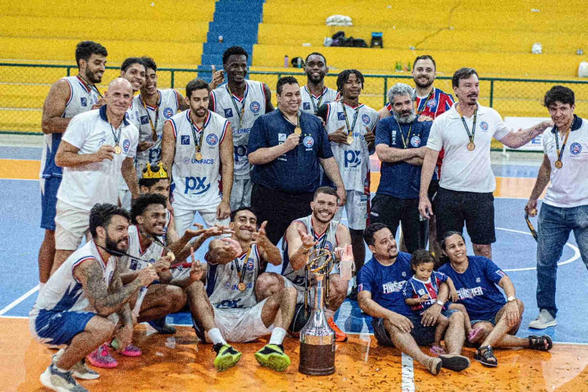 time de basquete do bahia comemora título