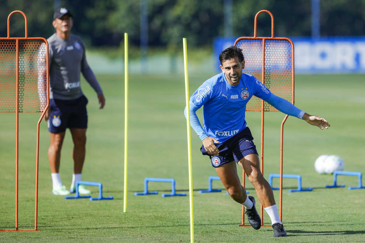 acevedo em treino do bahia