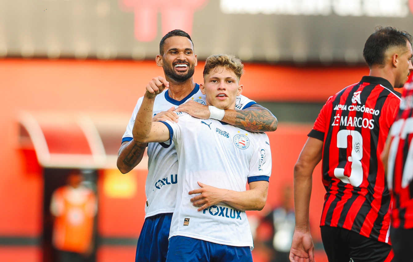 dell comemora gol do bahia com willian josé