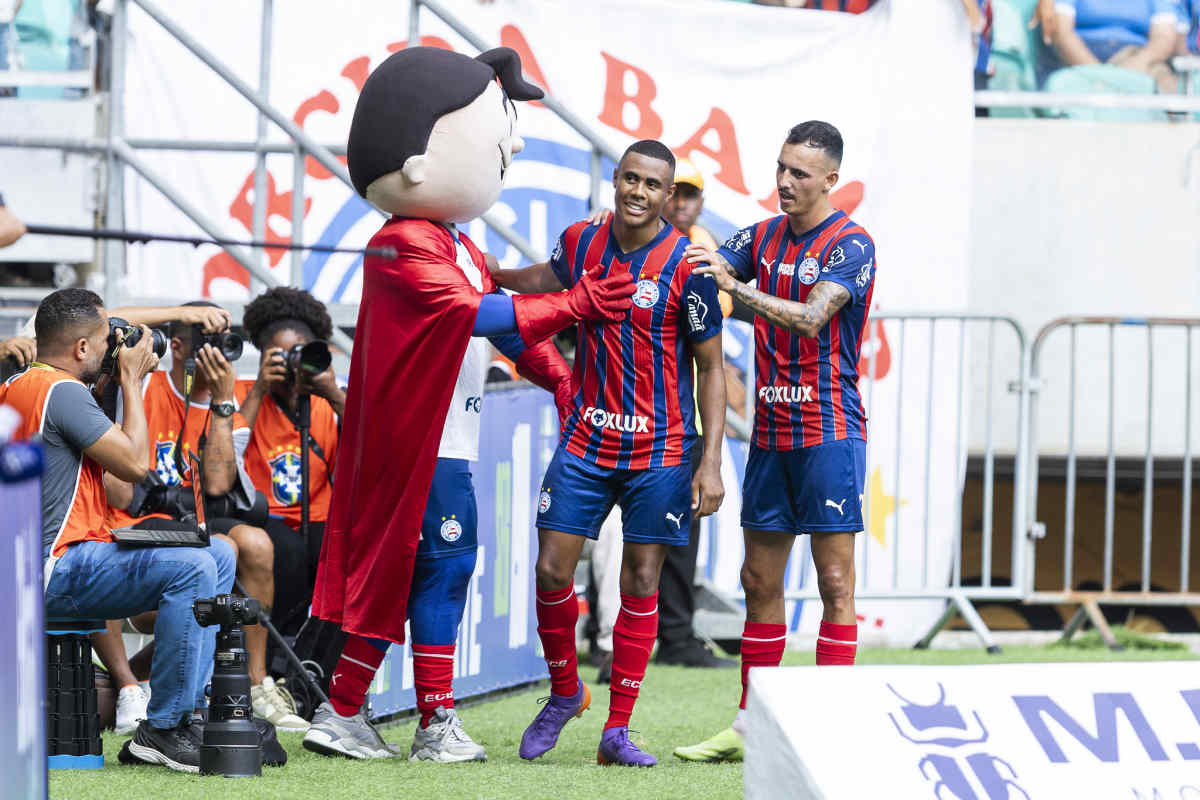 bahia comemora gol com erick e iago borduchi