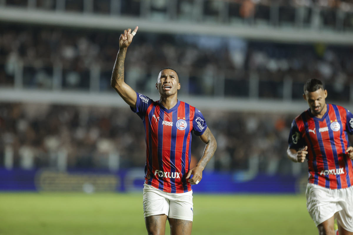 jean lucas comemora gol do bahia