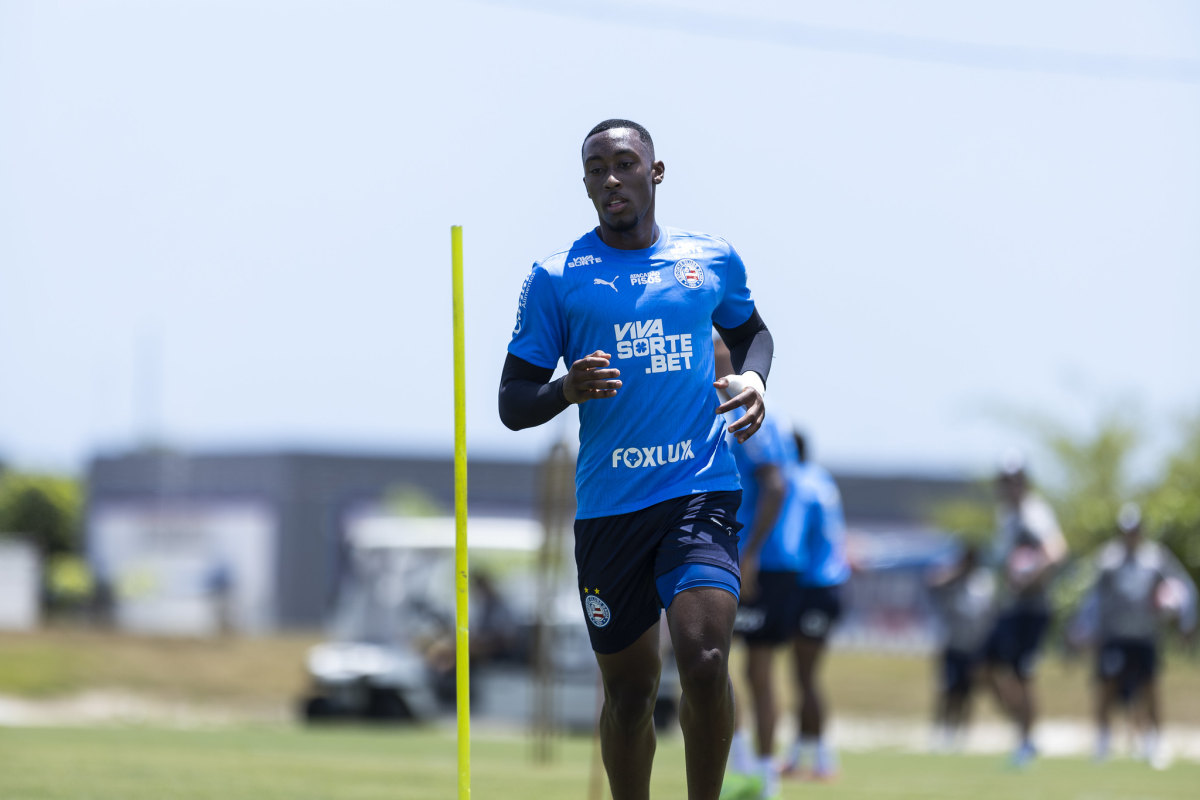 luiz gustavo em treino do bahia