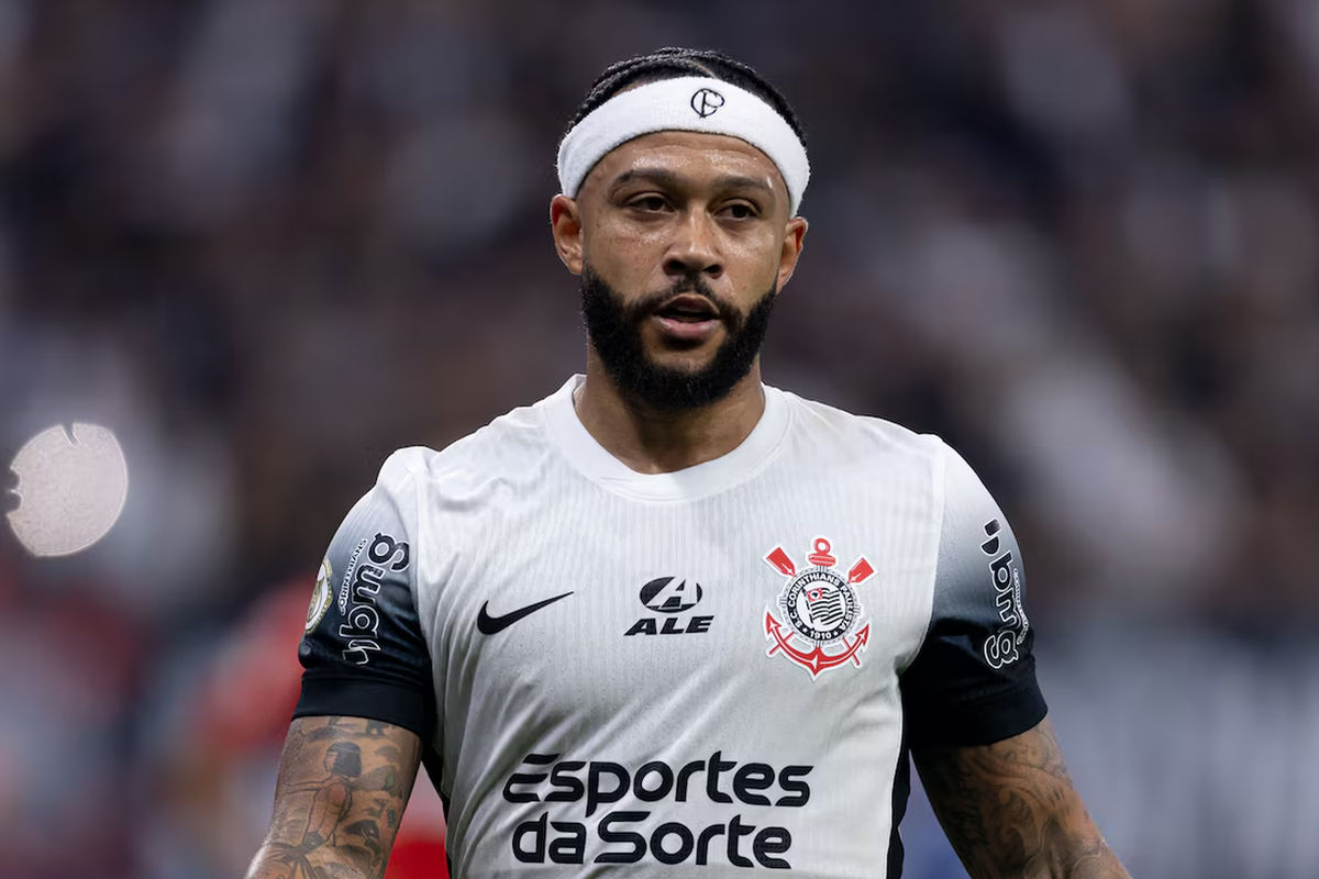 depay volta contra o Bahia