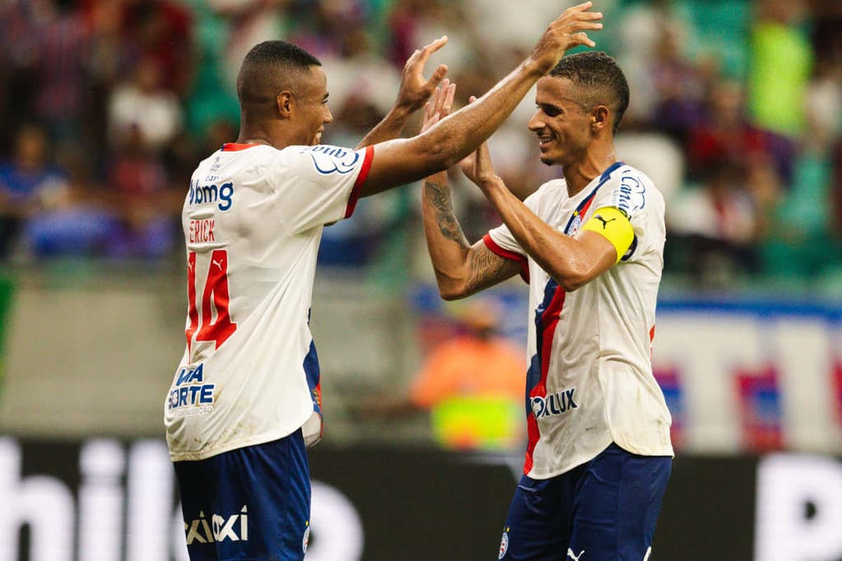 erick e juba comemoram gol do bahia