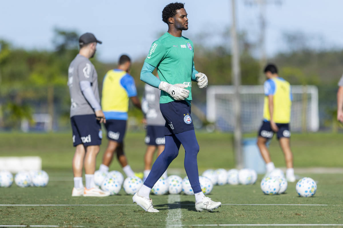 iuri, goleiro do bahia, em treino