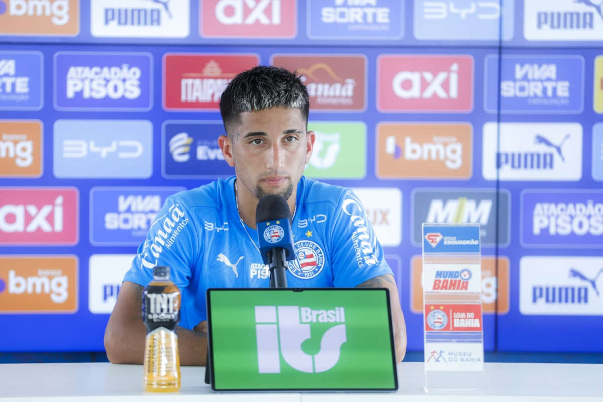 kike olivera em coletiva no bahia