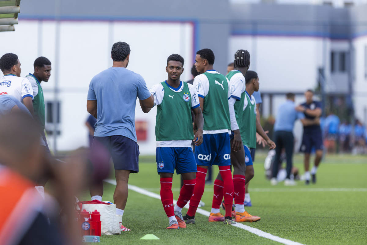 roger em jogo do bahia sub-20