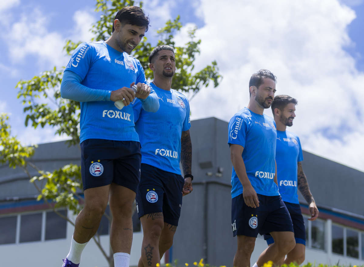 time do bahia em treino no ct