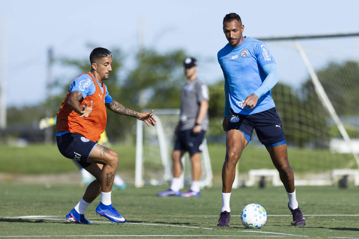 kike olivera e david duarte em treino do bahia