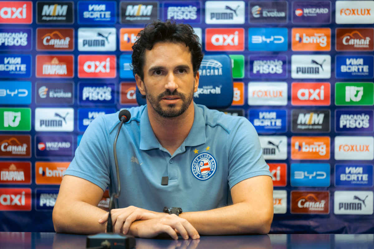 charles hembert em coletiva do bahia