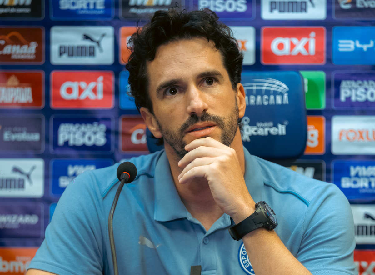 charles hembert em coletiva do bahia