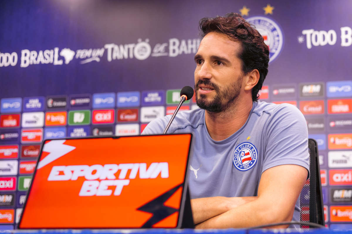 charles hembert em coletiva do bahia