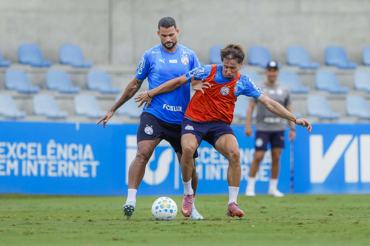 treino do bahia com willian josé e roman gomez