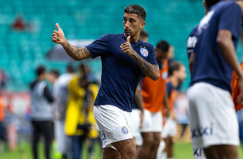 kike olivera em jogo do bahia