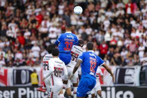 david duarte ganha no alto em são paulo x bahia