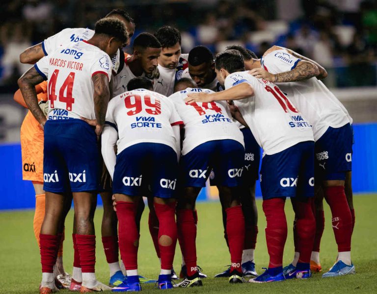 time do bahia em campo no mangueirão