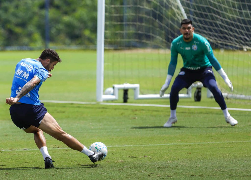 evferaldo em treino do bahia com joão paulo