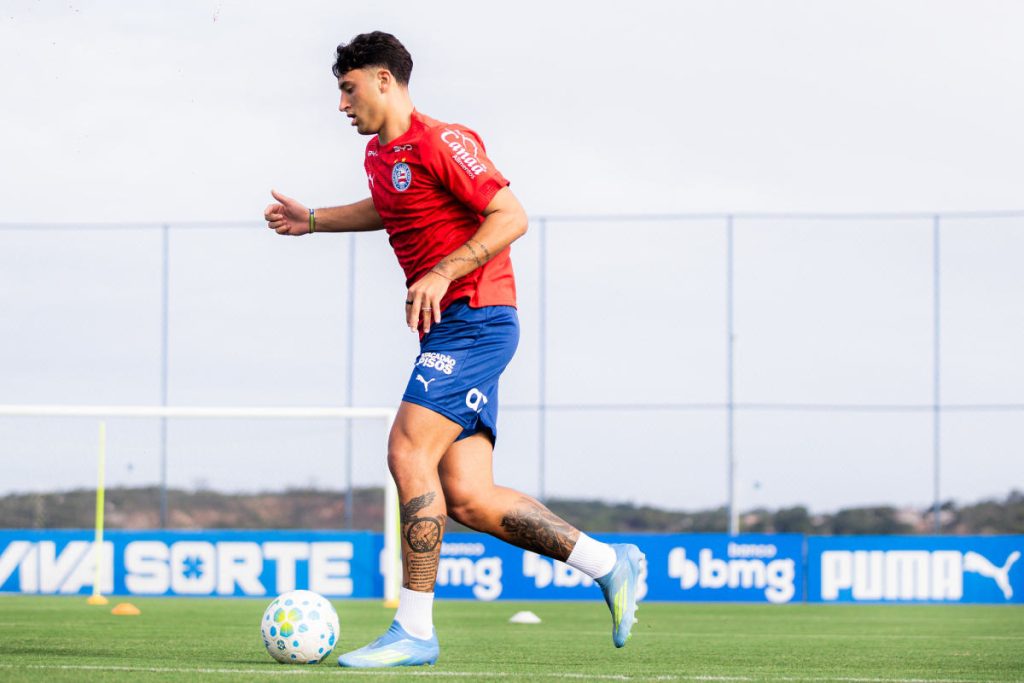 alejo veliz em treino do bahia