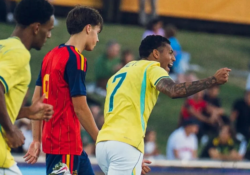 Kauê Furquim marca mais um gol pela Seleção sub-17 contra a Espanha